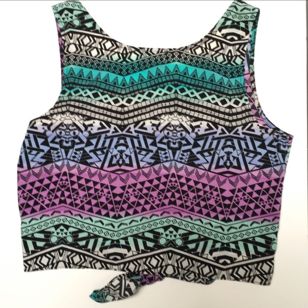 Crop Top Aztec Pattern Tank Top - Picture 2 of 8